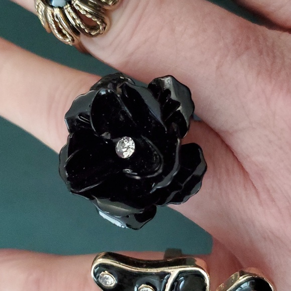 4 Rings - Picture 3 of 6